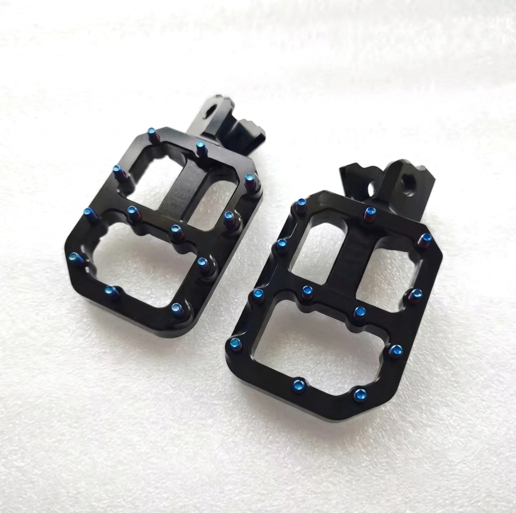 Black Wide Pegs